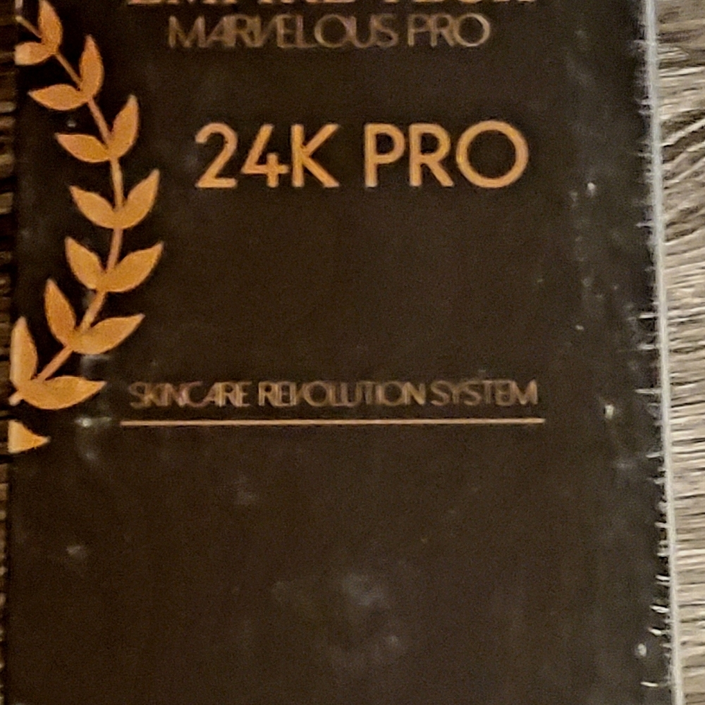 NIB MARVELOUS 24K GOLD PRO Skincare Revolution Phototherapy Professional System